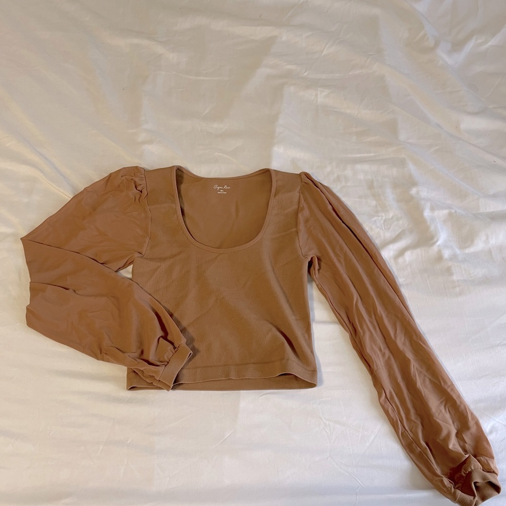 Crop top with mesh sleeves